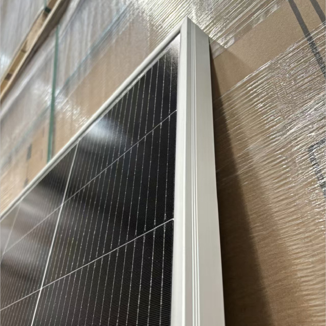 photovoltaic panel 560-585W